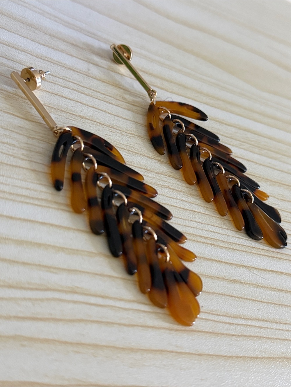 Tortoiseshell Leaf Dangle Earrings - Gold Tone
